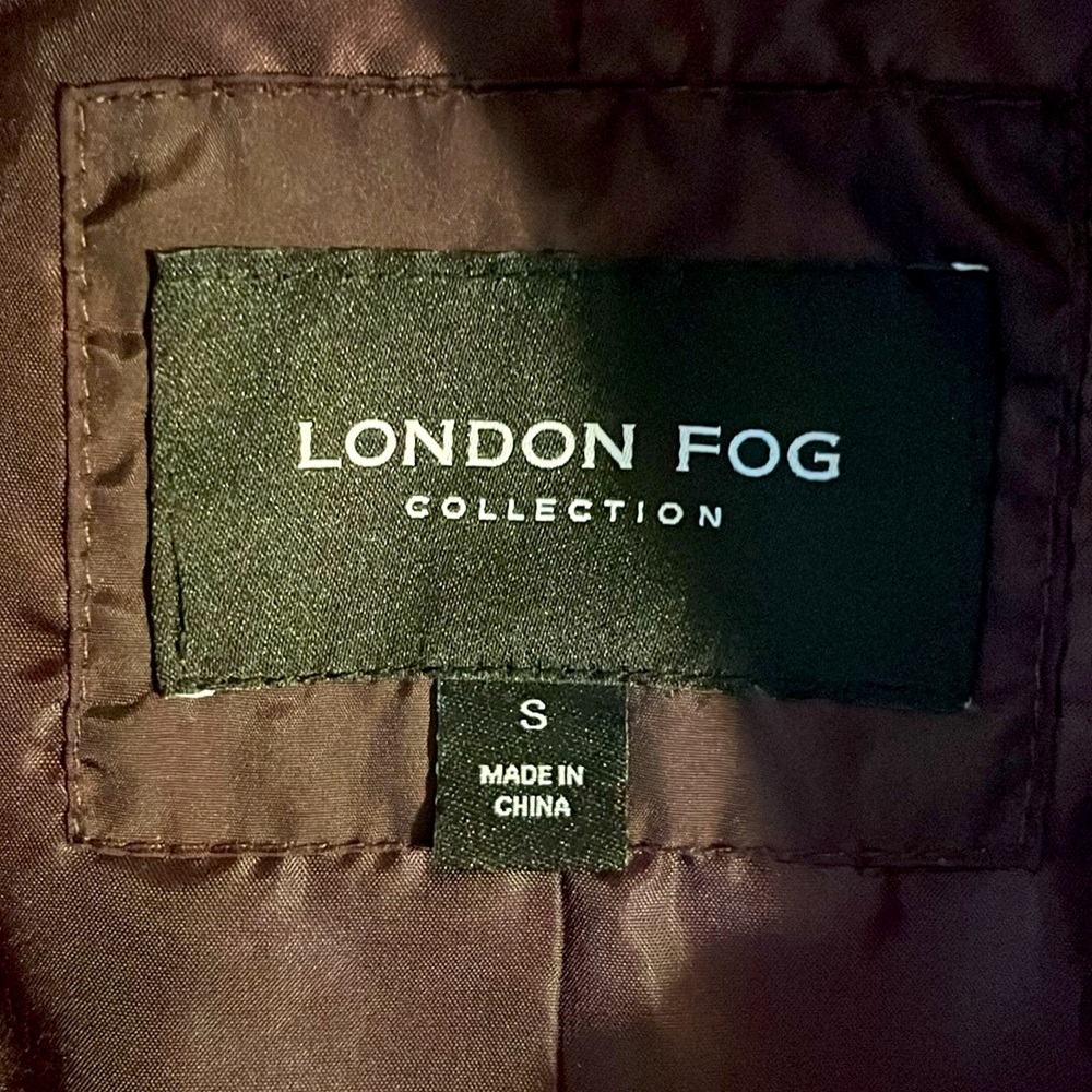 LONDON FOG Women's Diamond Quilted Down Coat. Color: Burgundy. Size: Small. - Picture 11 of 12